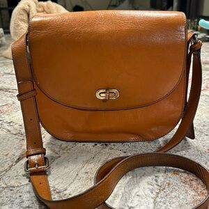 Lo & Sobs Claremont Crossbody DSLR Bag.